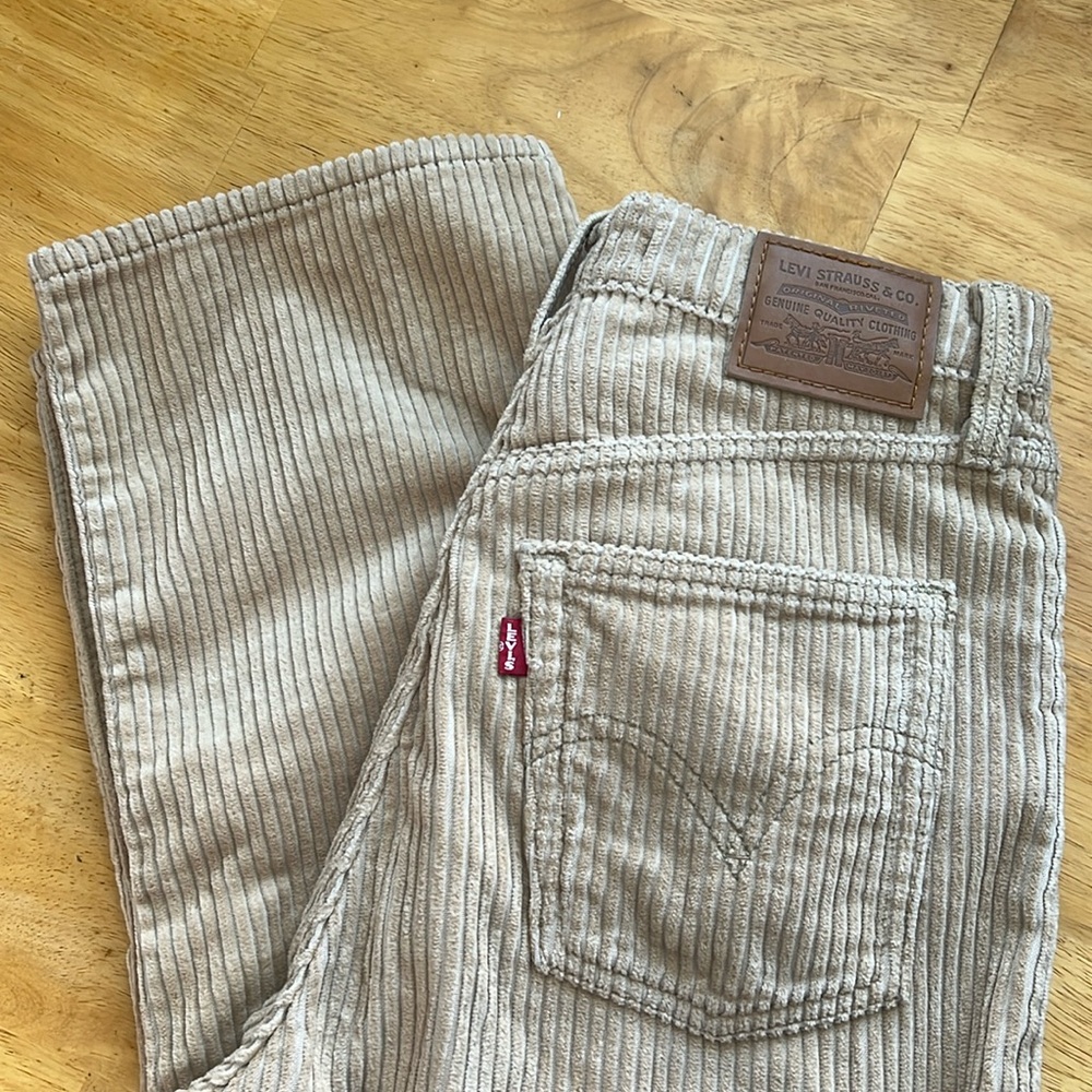 Levi’s Ribcage Straight Ankle Corduroy